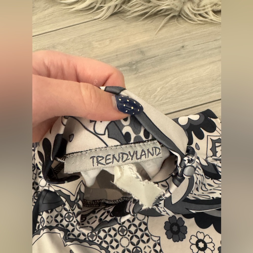 Vintage Black and White Floral Mini Dress - Picture 4 of 4